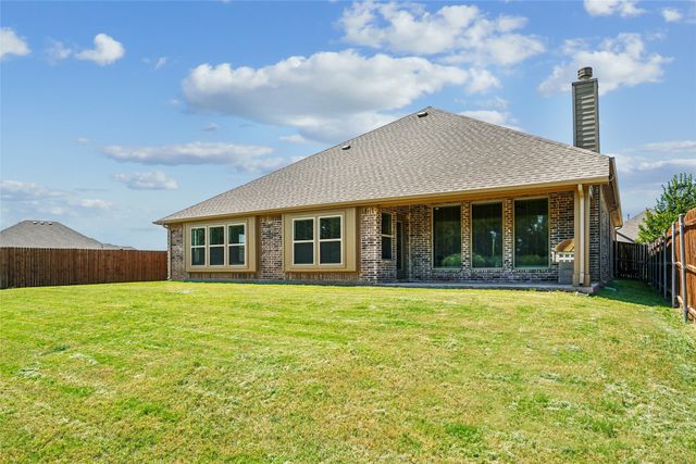218 Oakcrest Drive, Justin, TX 76247