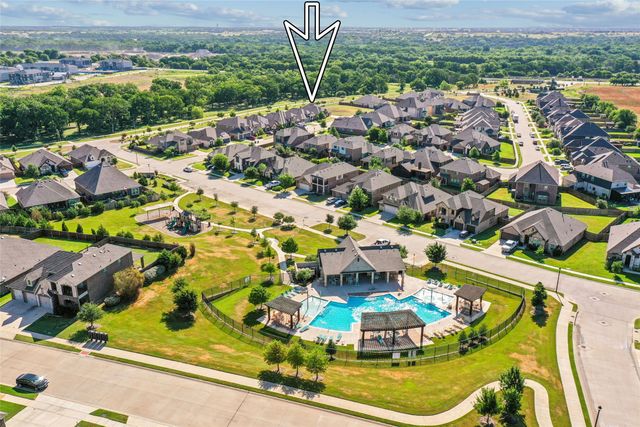 218 Oakcrest Drive, Justin, TX 76247