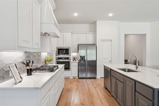 218 Oakcrest Drive, Justin, TX 76247