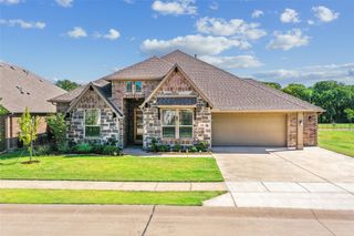 218 Oakcrest Drive, Justin, TX 76247