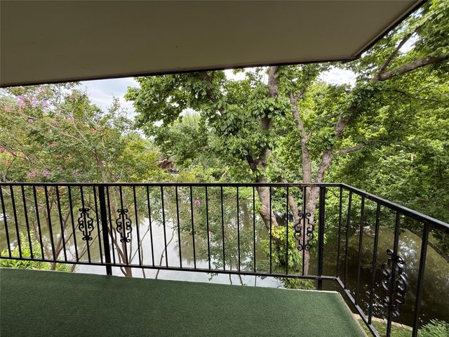 902 S Weatherred Drive 902F, Richardson, TX 75080