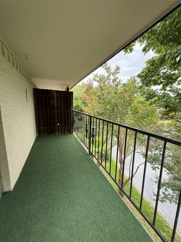 902 S Weatherred Drive 902F, Richardson, TX 75080