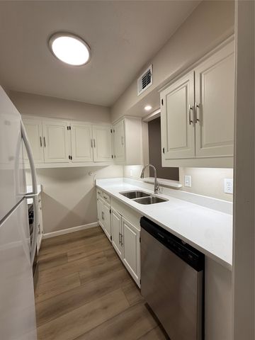 902 S Weatherred Drive 902F, Richardson, TX 75080