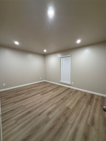 902 S Weatherred Drive 902F, Richardson, TX 75080