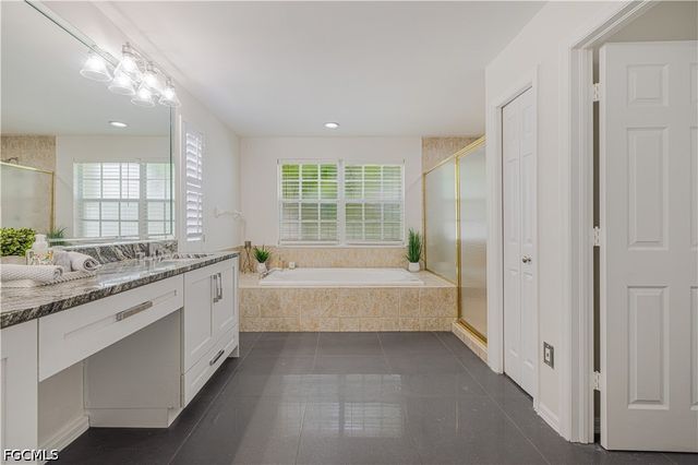 11141 Lakeland CIR, Fort Myers, FL 33913
