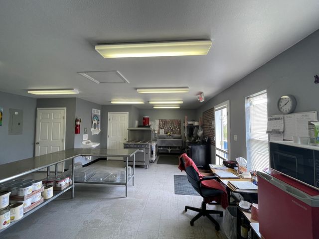 1000 E 10th Avenue, Corsicana, TX 75110