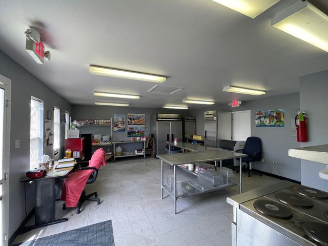 1000 E 10th Avenue, Corsicana, TX 75110