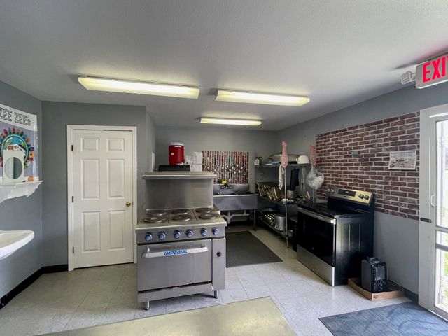 1000 E 10th Avenue, Corsicana, TX 75110