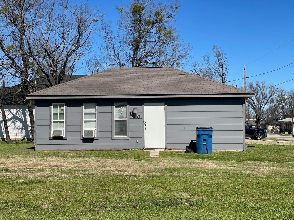 1000 E 10th Avenue, Corsicana, TX 75110