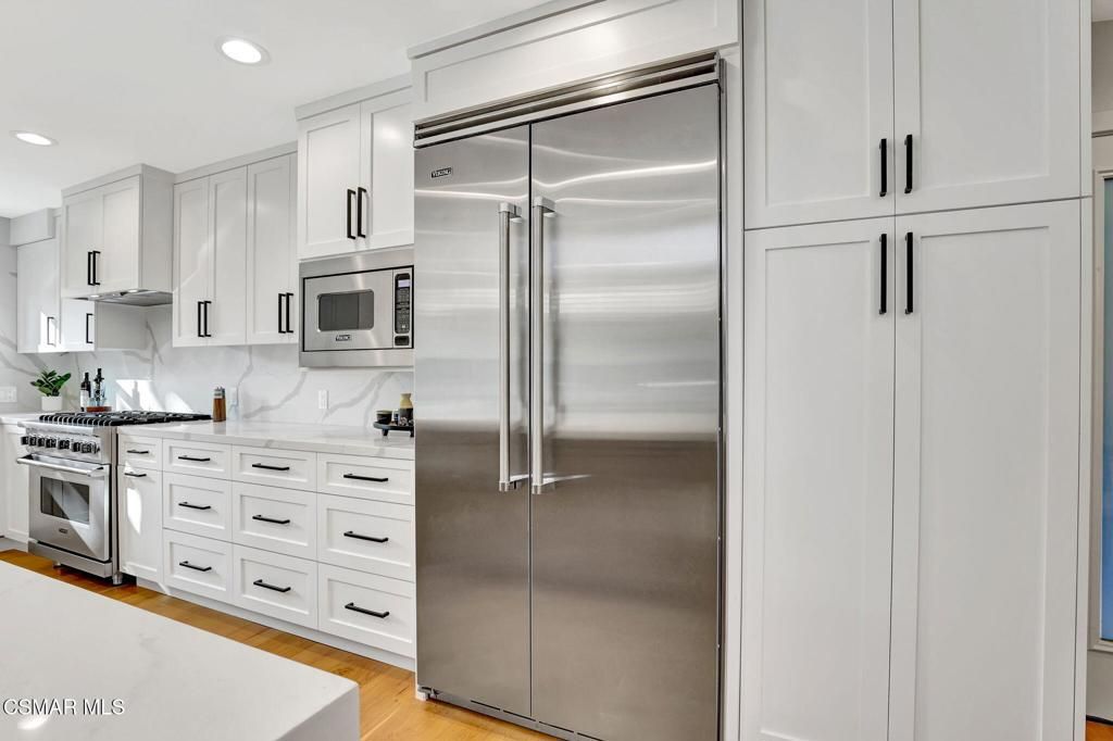 Image 10 of property listing at 1420 Oldbury Place, Westlake Village, CA 91361