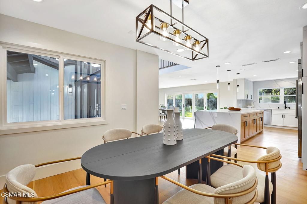 Image 12 of property listing at 1420 Oldbury Place, Westlake Village, CA 91361