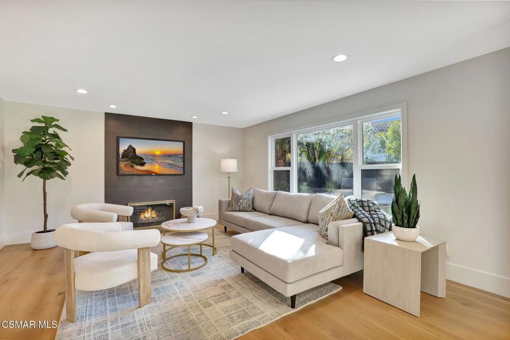 Image 22 of property listing at 1420 Oldbury Place, Westlake Village, CA 91361