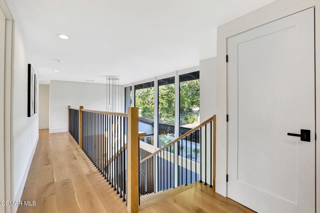 Image 28 of property listing at 1420 Oldbury Place, Westlake Village, CA 91361