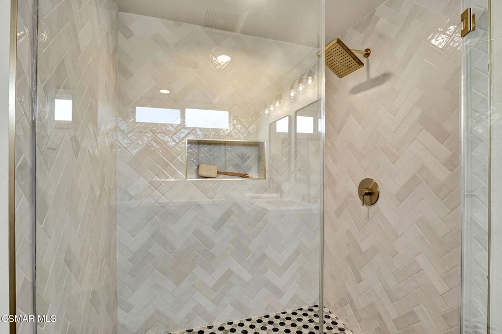 Image 32 of property listing at 1420 Oldbury Place, Westlake Village, CA 91361