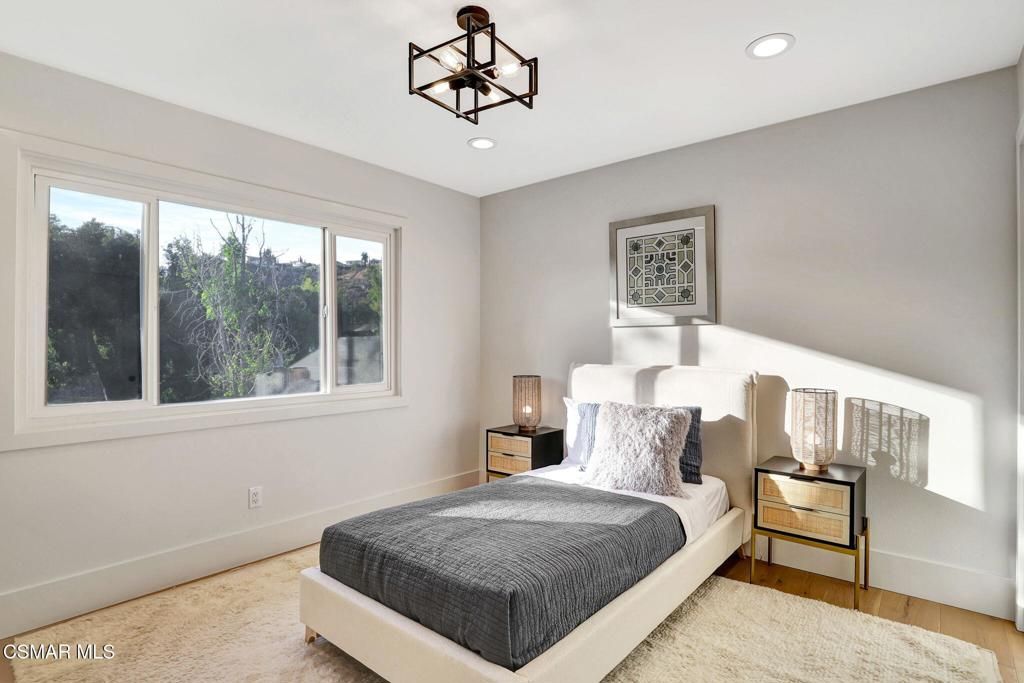 Image 33 of property listing at 1420 Oldbury Place, Westlake Village, CA 91361