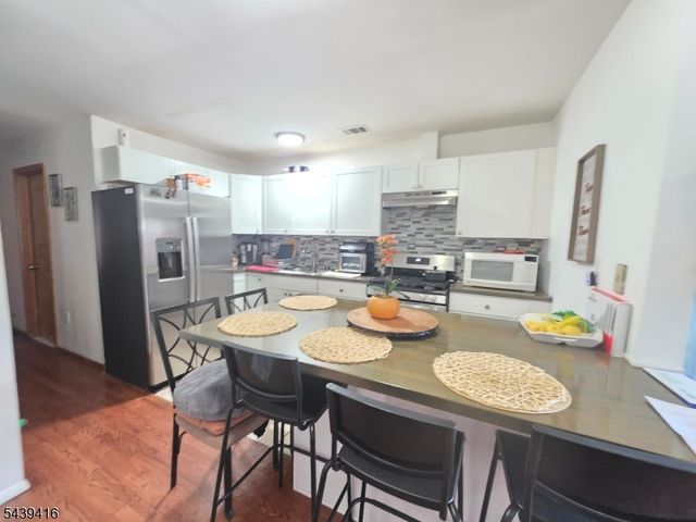 229 Delaware St, Elizabeth City, NJ 07206