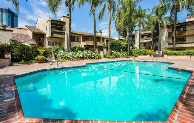 5800 Owensmouth 7, Los Angeles, CA 91367