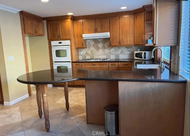 5800 Owensmouth 7, Los Angeles, CA 91367