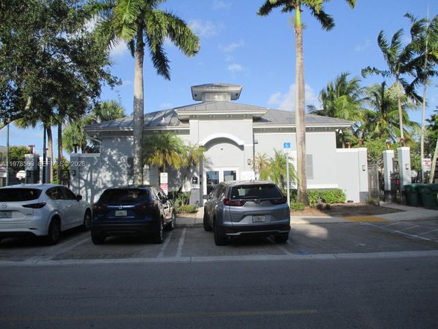 3417 NW 13th St, Lauderhill, FL 33311