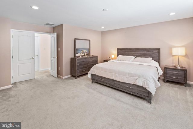 17 WESTBURY DR, Berlin, NJ 08009