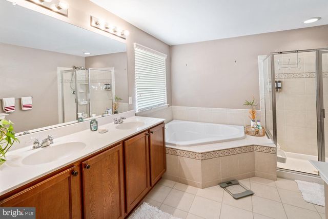 17 WESTBURY DR, Berlin, NJ 08009