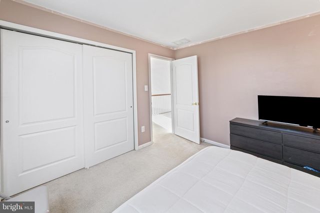 17 WESTBURY DR, Berlin, NJ 08009