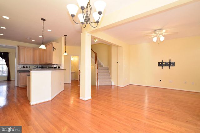 43799 MAISON BLANC SQ, Ashburn, VA 20148