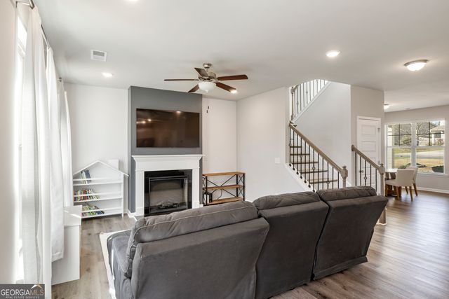 107 Cornwell Way, Calhoun, GA 30701