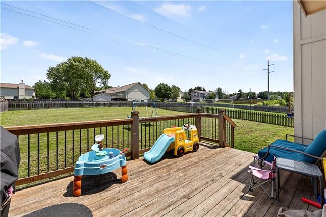 11705 N Charlotte Street, Kansas City, MO 64155