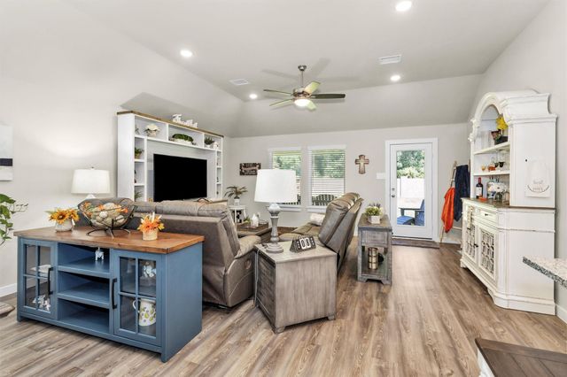 10009 Bigfoot Wallace Drive, Montgomery, TX 77316