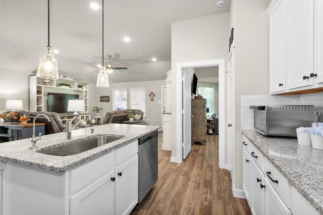 10009 Bigfoot Wallace Drive, Montgomery, TX 77316