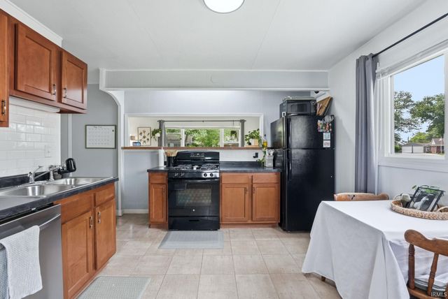 556 Courtney Drive, New Haven, IN 46774