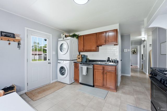 556 Courtney Drive, New Haven, IN 46774
