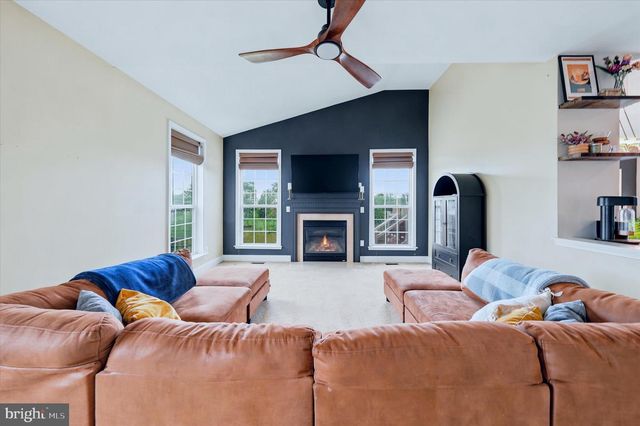 211 E CRAIL CT, Middletown, DE 19709