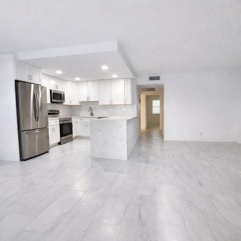 2003 Lincoln A, Boca Raton, FL 33434