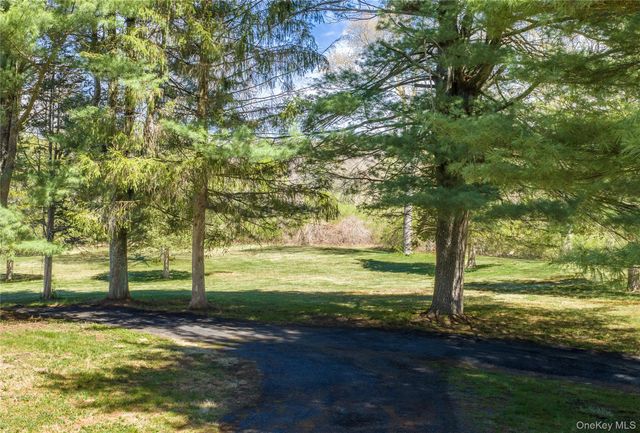 103 S Harmony Hill Road, Pawling, NY 12564