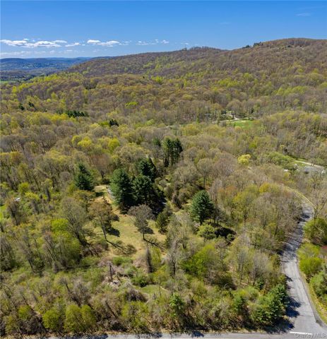 103 S Harmony Hill Road, Pawling, NY 12564