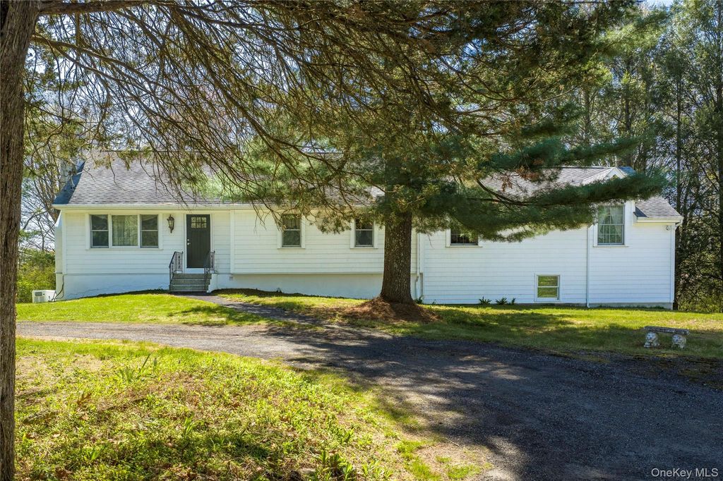 103 S Harmony Hill Road, Pawling, NY 12564