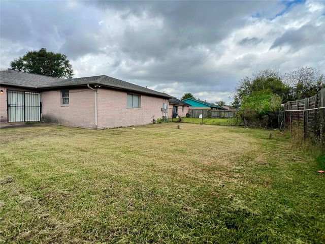 12819 Claygate Drive, Houston, TX 77047