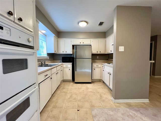 12819 Claygate Drive, Houston, TX 77047