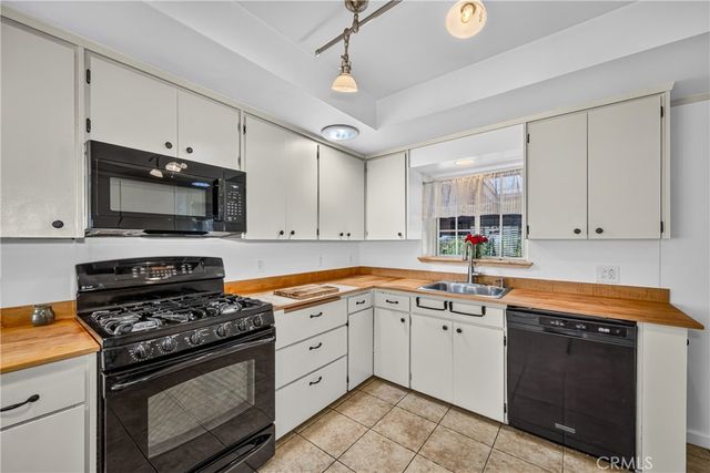 1020 La Cresta, Redlands, CA 92373