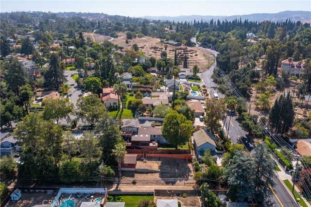 1020 La Cresta, Redlands, CA 92373