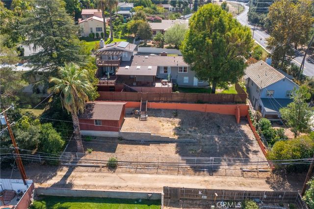 1020 La Cresta, Redlands, CA 92373
