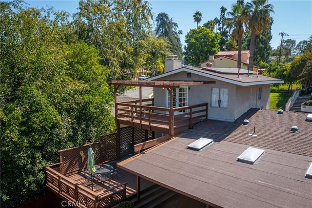 1020 La Cresta, Redlands, CA 92373