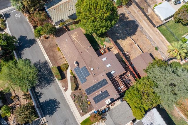 1020 La Cresta, Redlands, CA 92373