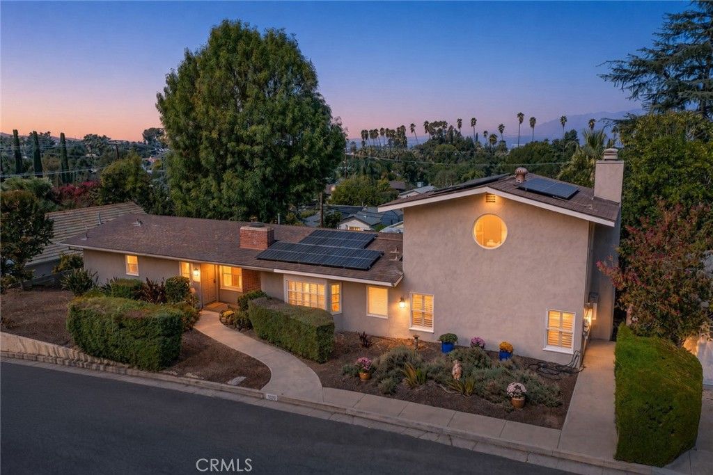 1020 La Cresta, Redlands, CA 92373