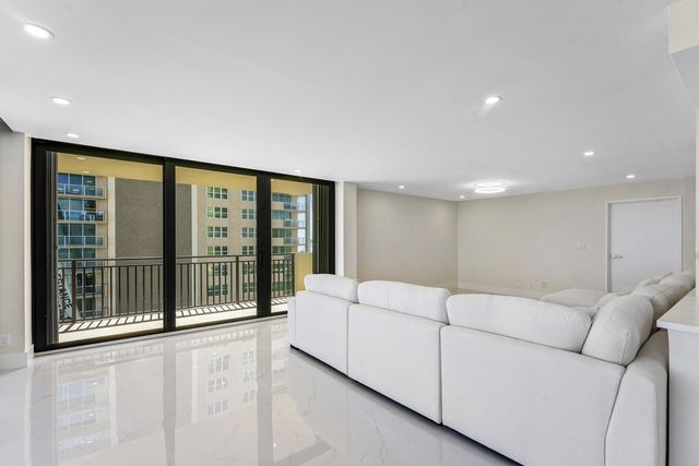 5460 N Ocean Drive 5b, Singer Island, FL 33404