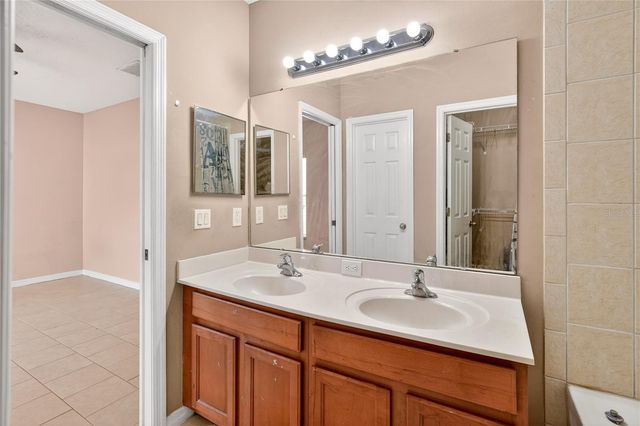 2056 CYPRESS BAY BLVD, Kissimmee, FL 34743