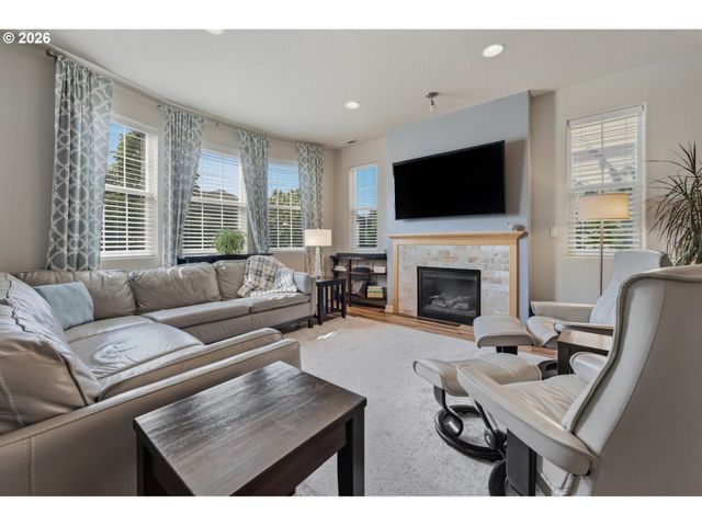 13639 Sw KING LEAR Way, Portland, OR 97224