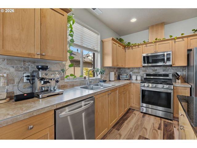 13639 Sw KING LEAR Way, Portland, OR 97224